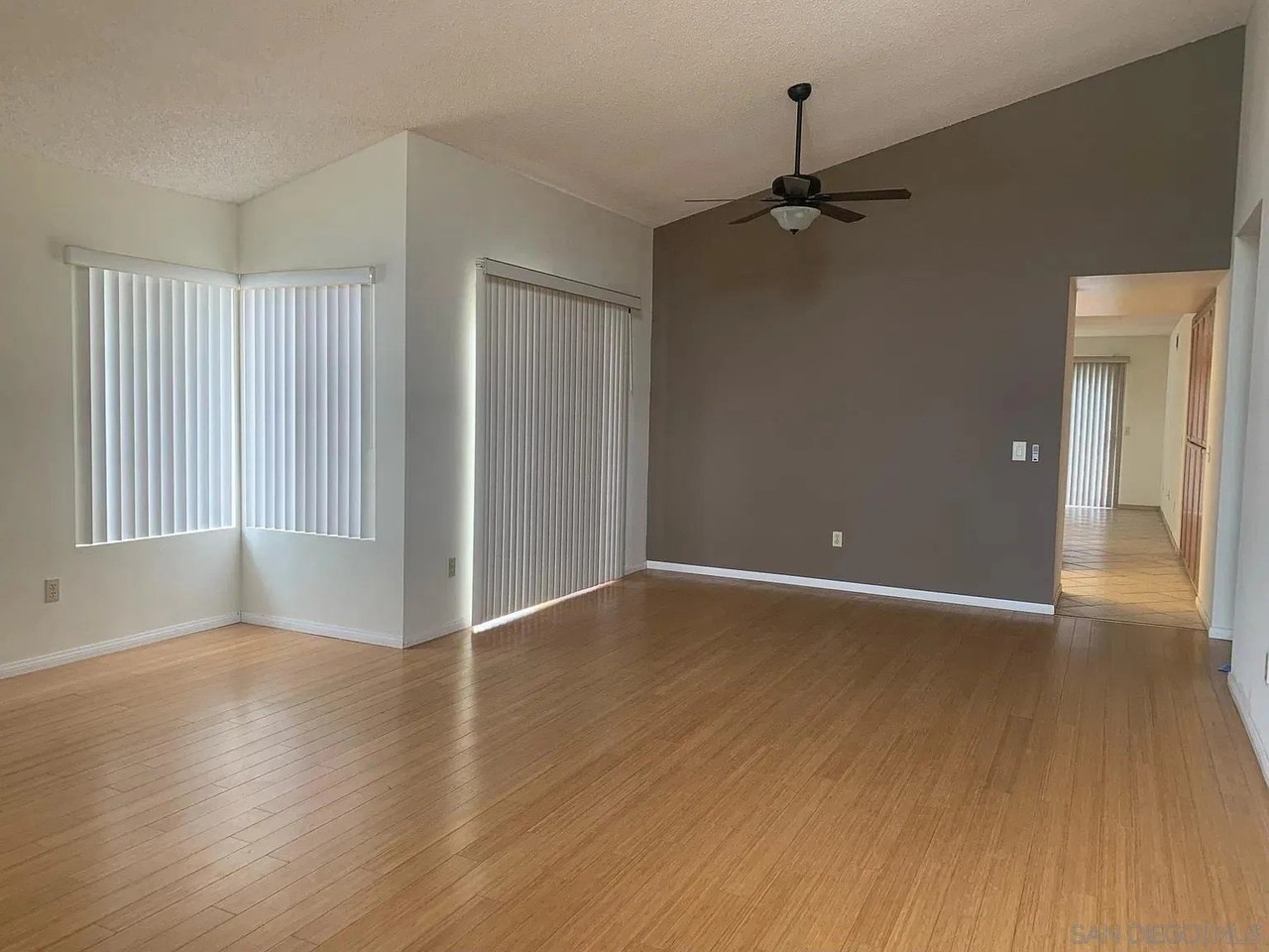 1931 Rue Michelle - Photo 2 of 14