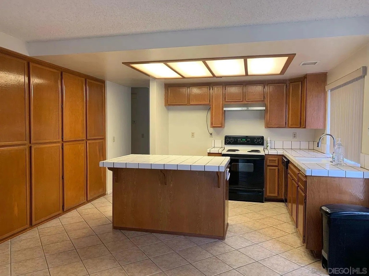 1931 Rue Michelle - Photo 4 of 14