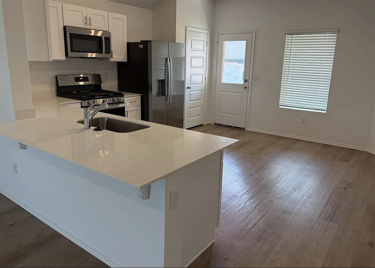 2111 W 30th Ave - Photo 3 of 9