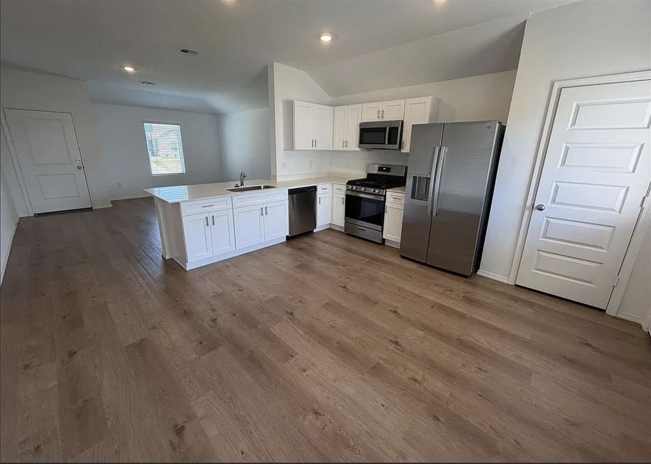 2111 W 30th Ave - Photo 4 of 9