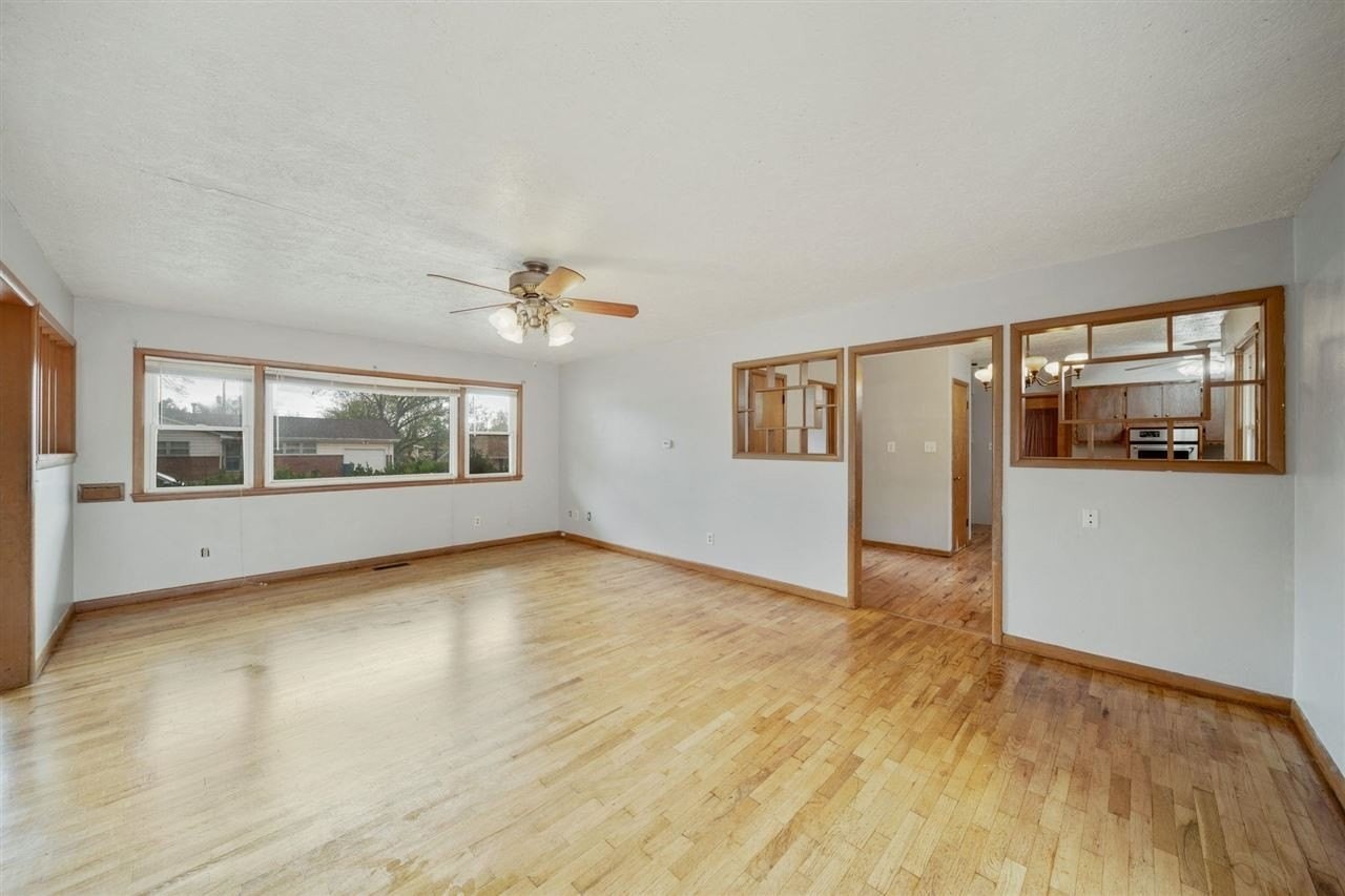 1008 W Liberty Ave - Photo 3 of 16