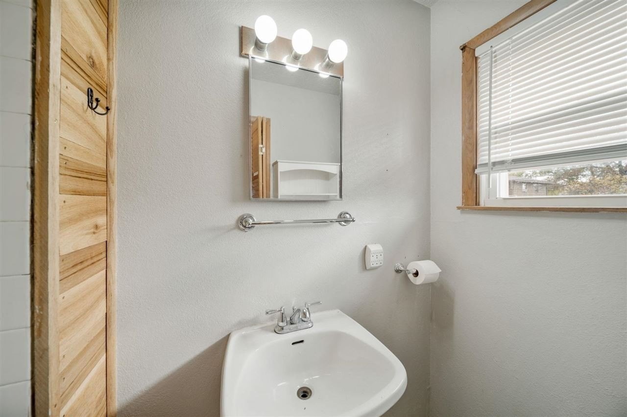 1008 W Liberty Ave - Photo 7 of 16