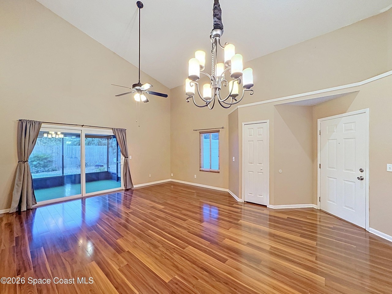 743 White Pine Ave - Photo 3 of 28