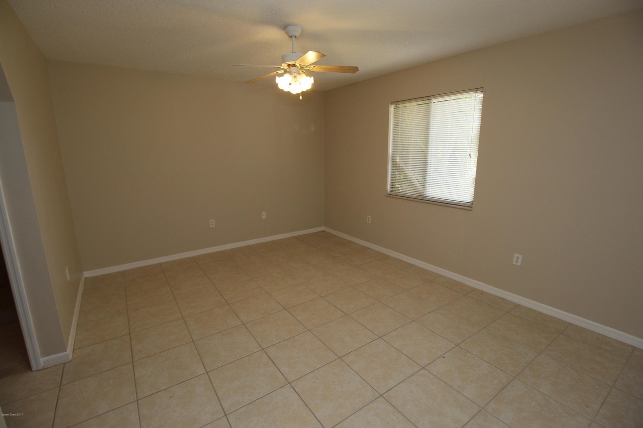 567 Australian Rd Nw - Photo 5 of 19