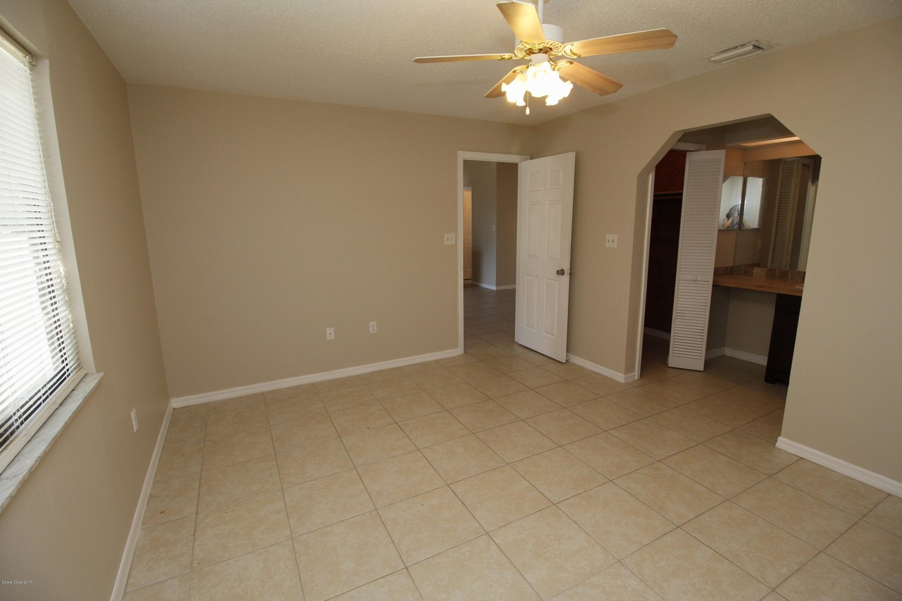 567 Australian Rd Nw - Photo 6 of 19