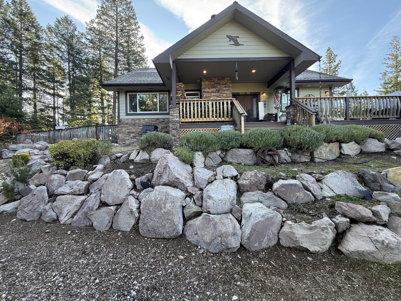 3633 Summit Dr - Photo 2 of 37