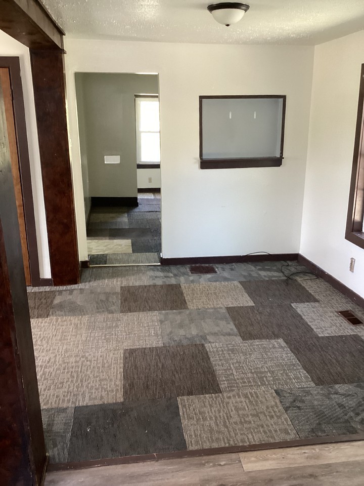 1805 Whitney St - Photo 4 of 12