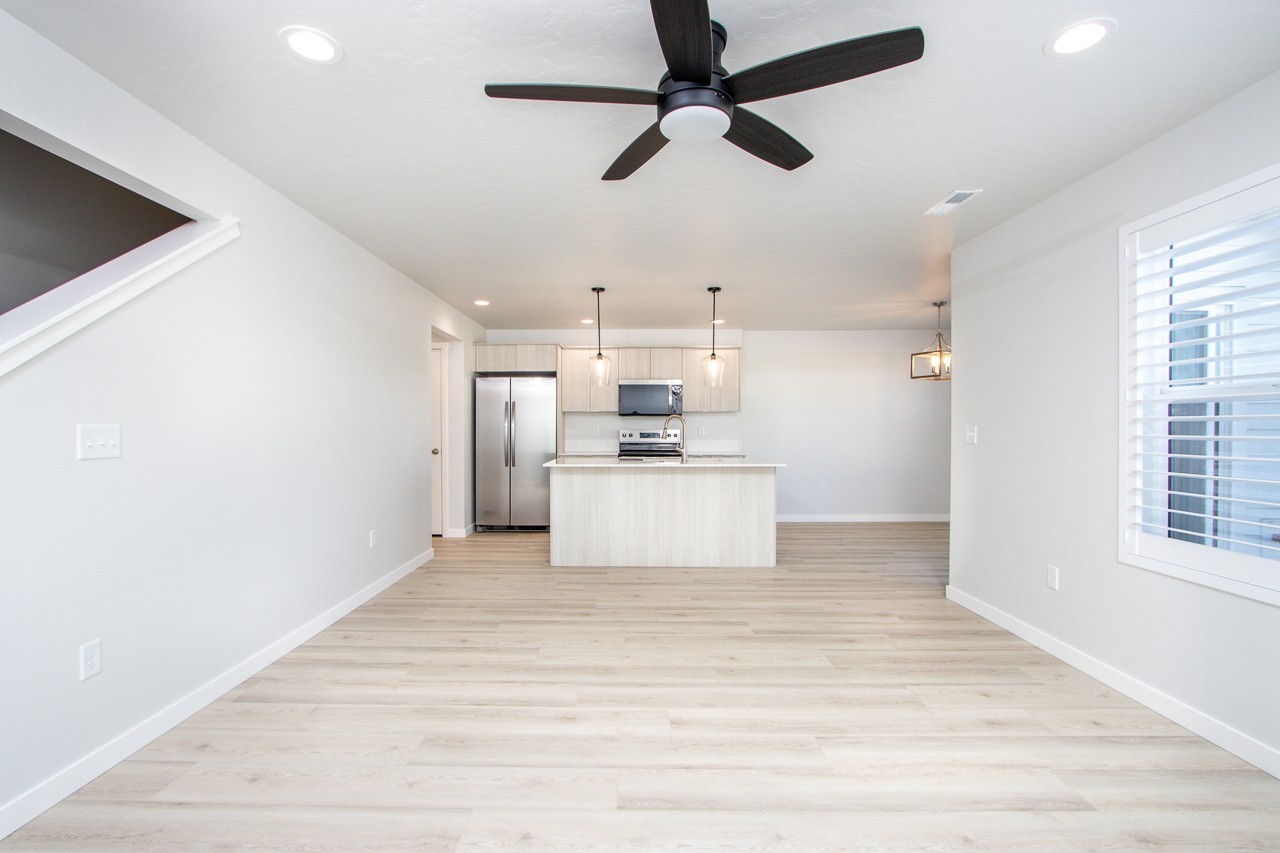 10876 Rutland St - Photo 5 of 23