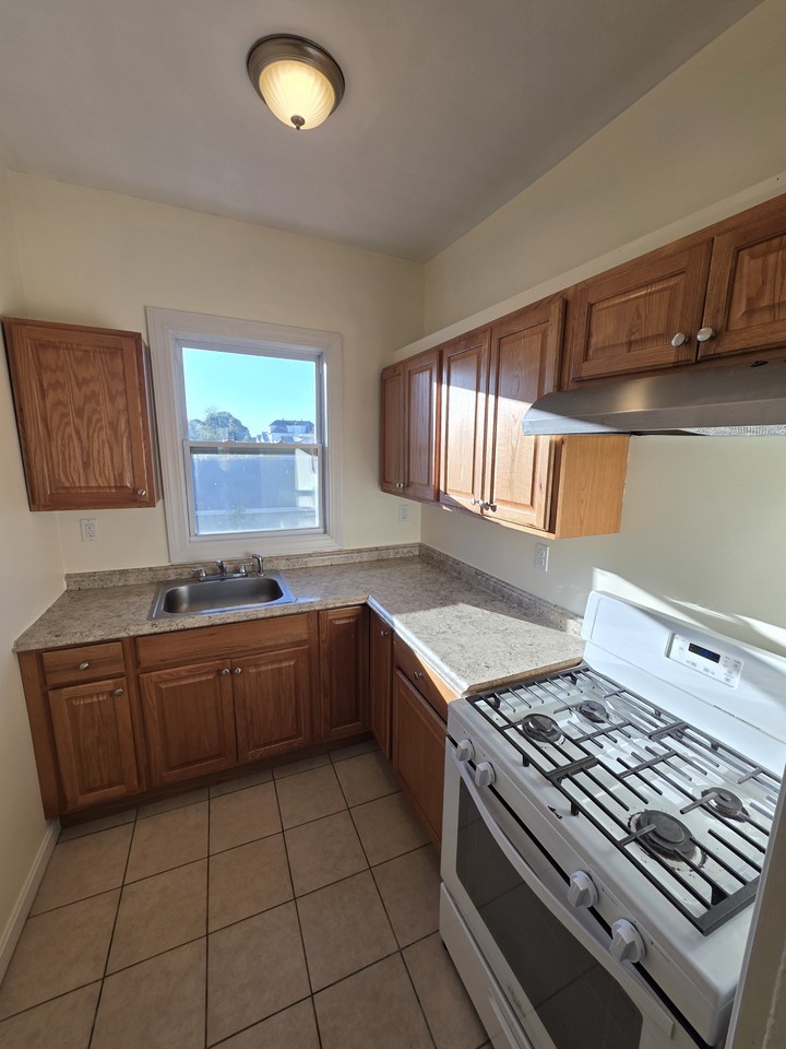 622-624 Broadway - Photo 5 of 11
