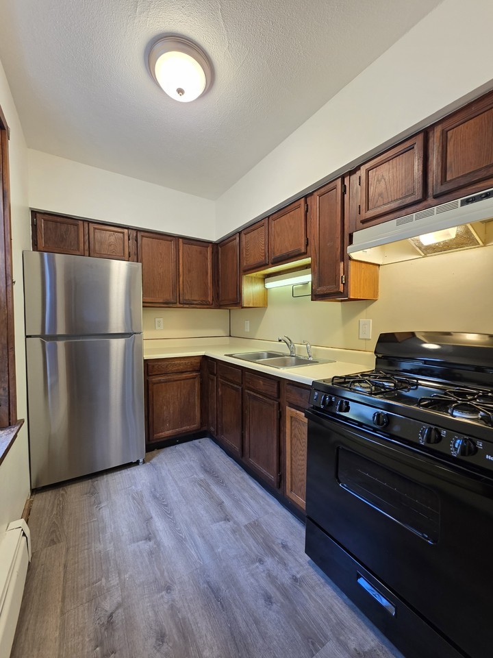 87 Manville Rd - Photo 3 of 8