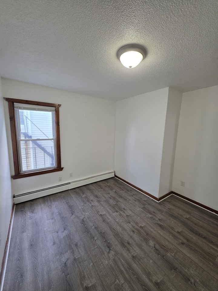 87 Manville Rd - Photo 5 of 8