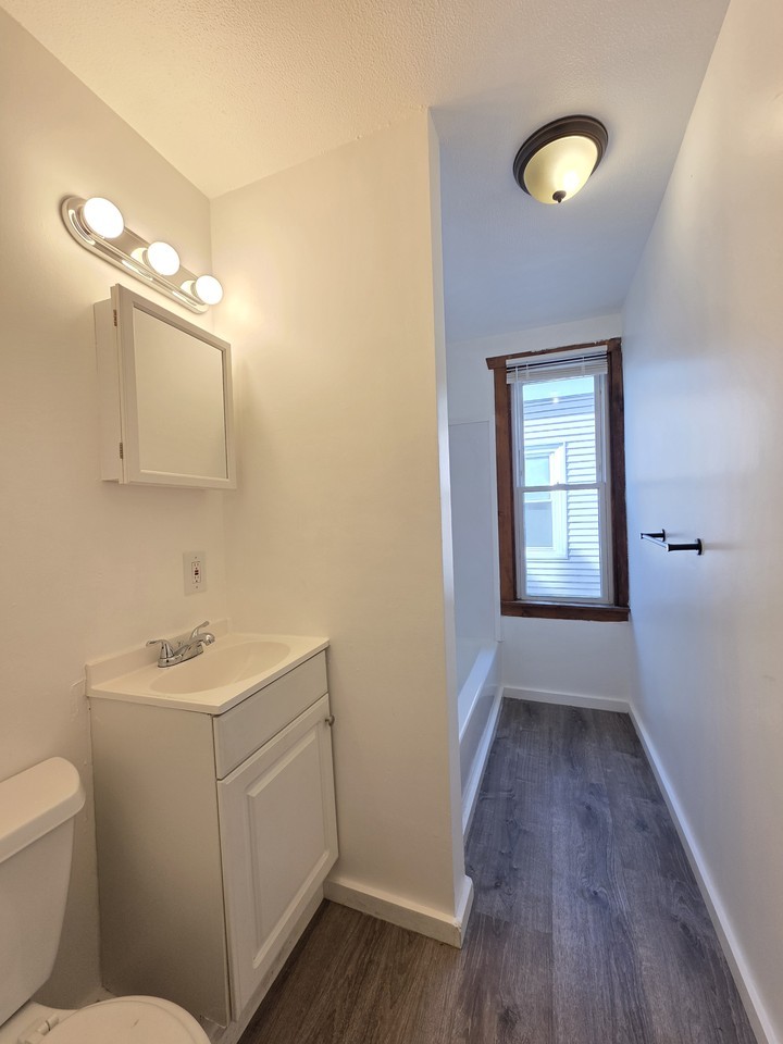 87 Manville Rd - Photo 7 of 8