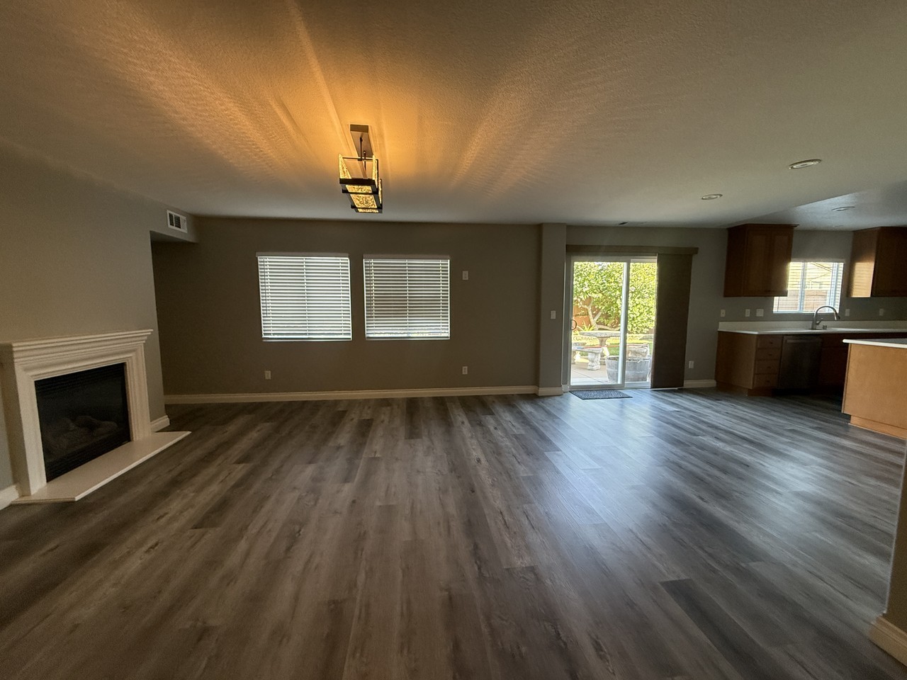 1038 Honda Way - Photo 4 of 23