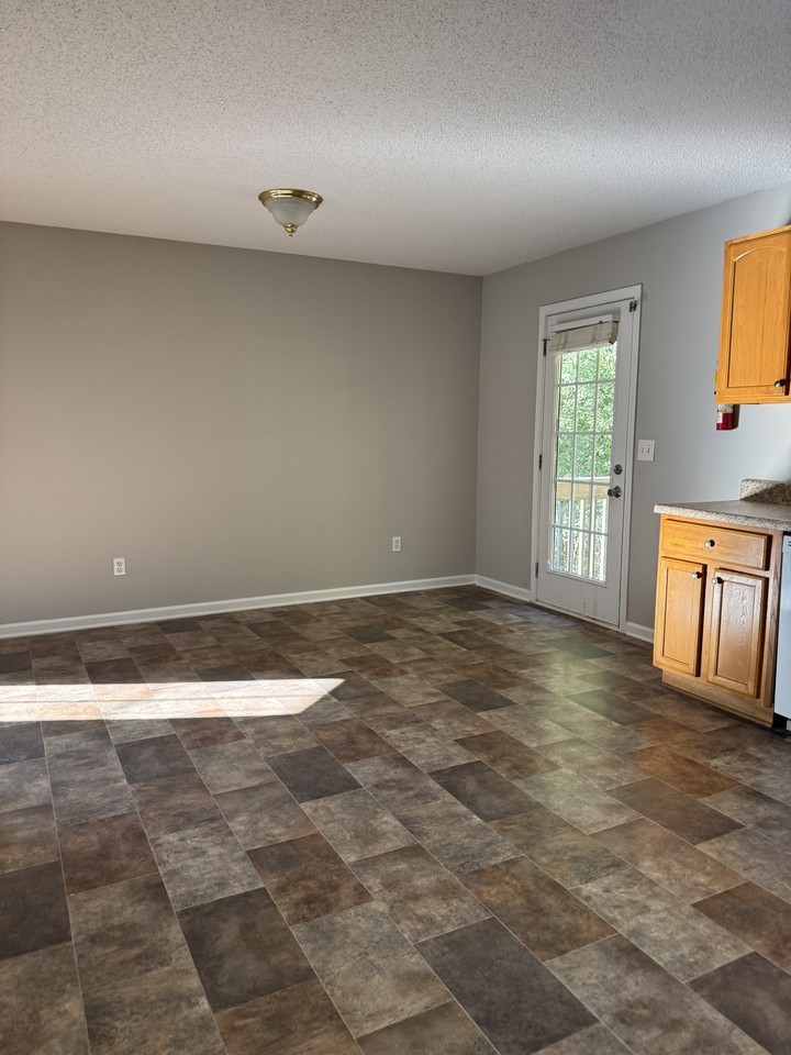 330 Lambert Overlook Cir - Photo 5 of 11