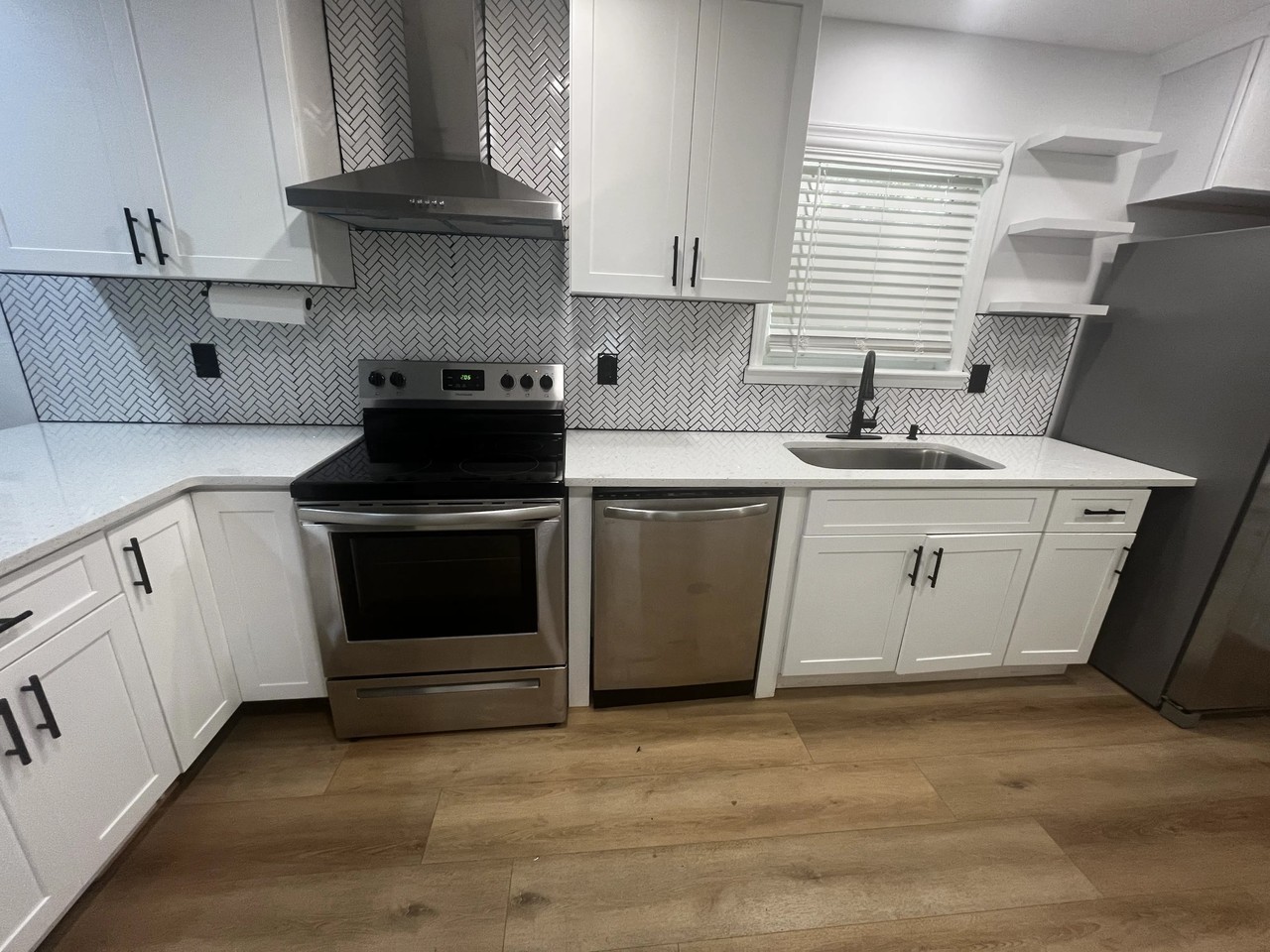 5195 Wildwood Ln - Photo 2 of 22