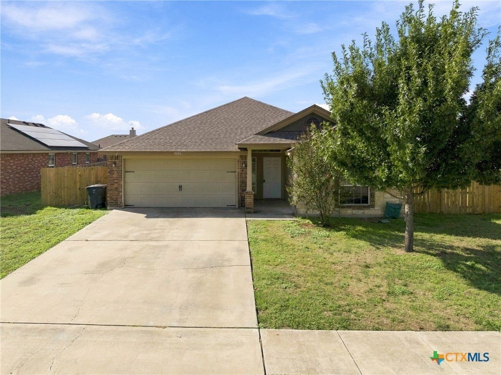 3004 Montague County Dr - Photo 2 of 30