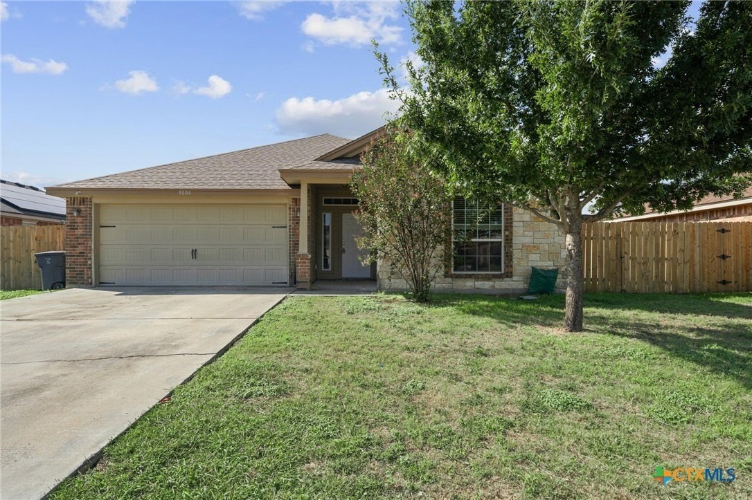 3004 Montague County Dr - Photo 3 of 30