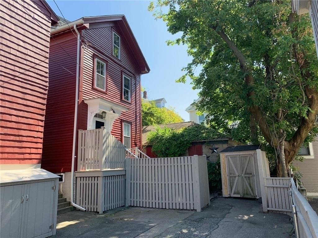 81 Sheldon St #R - Photo 2 of 14