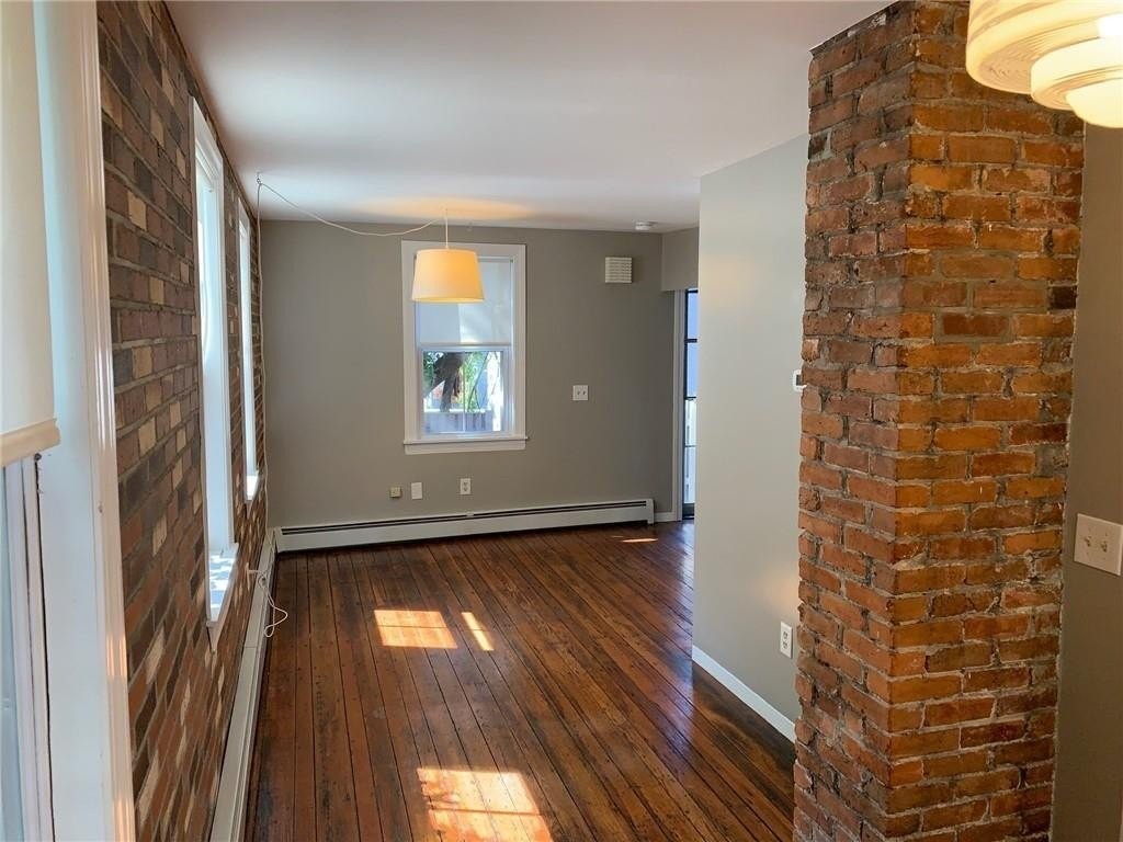 81 Sheldon St #R - Photo 4 of 14