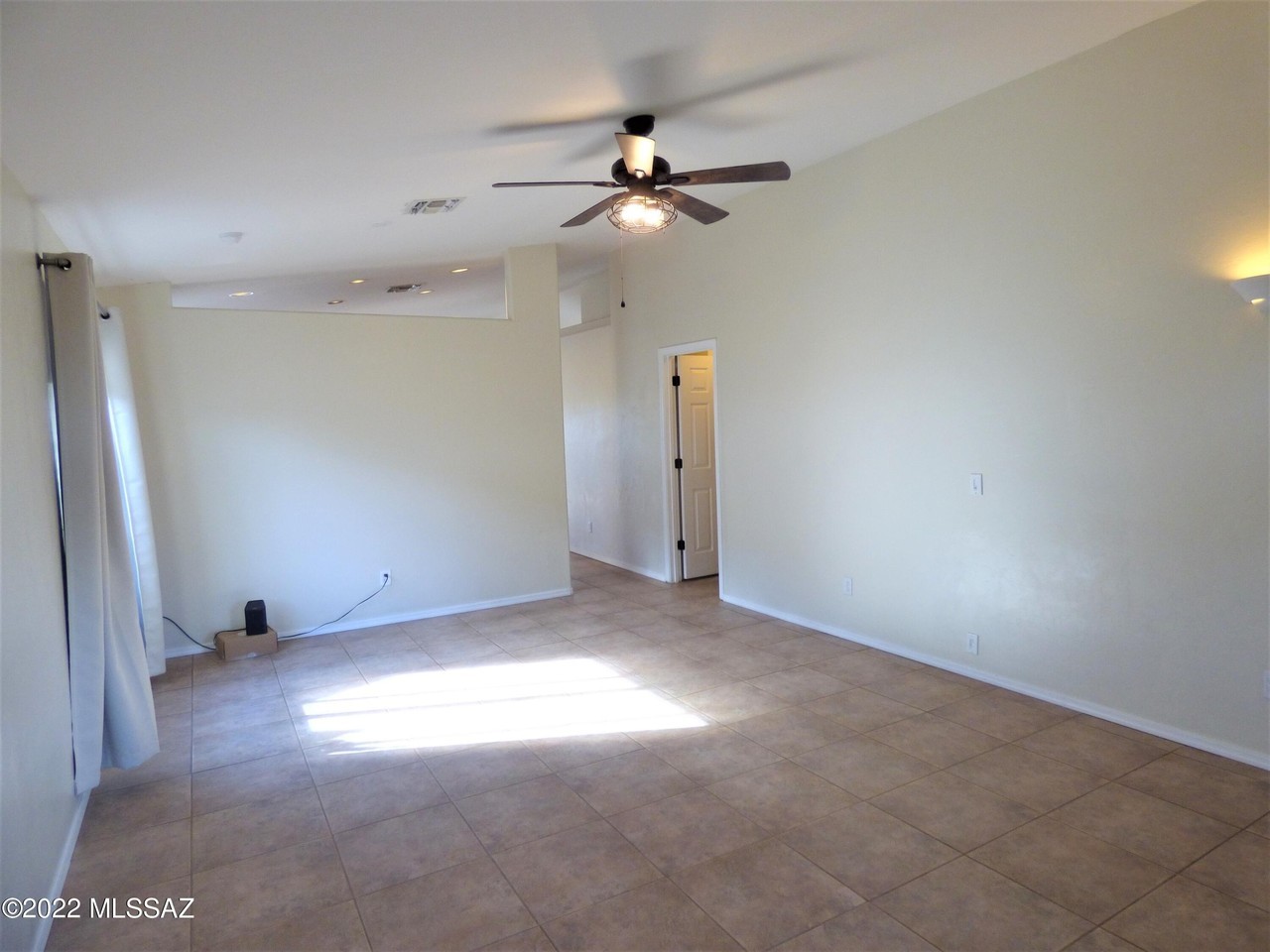 8276 S Lost Mountain Rd - Photo 5 of 30