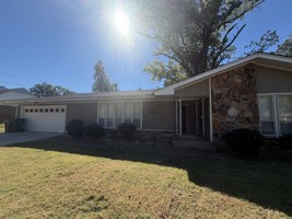 featured image of 2871 Executive Dr