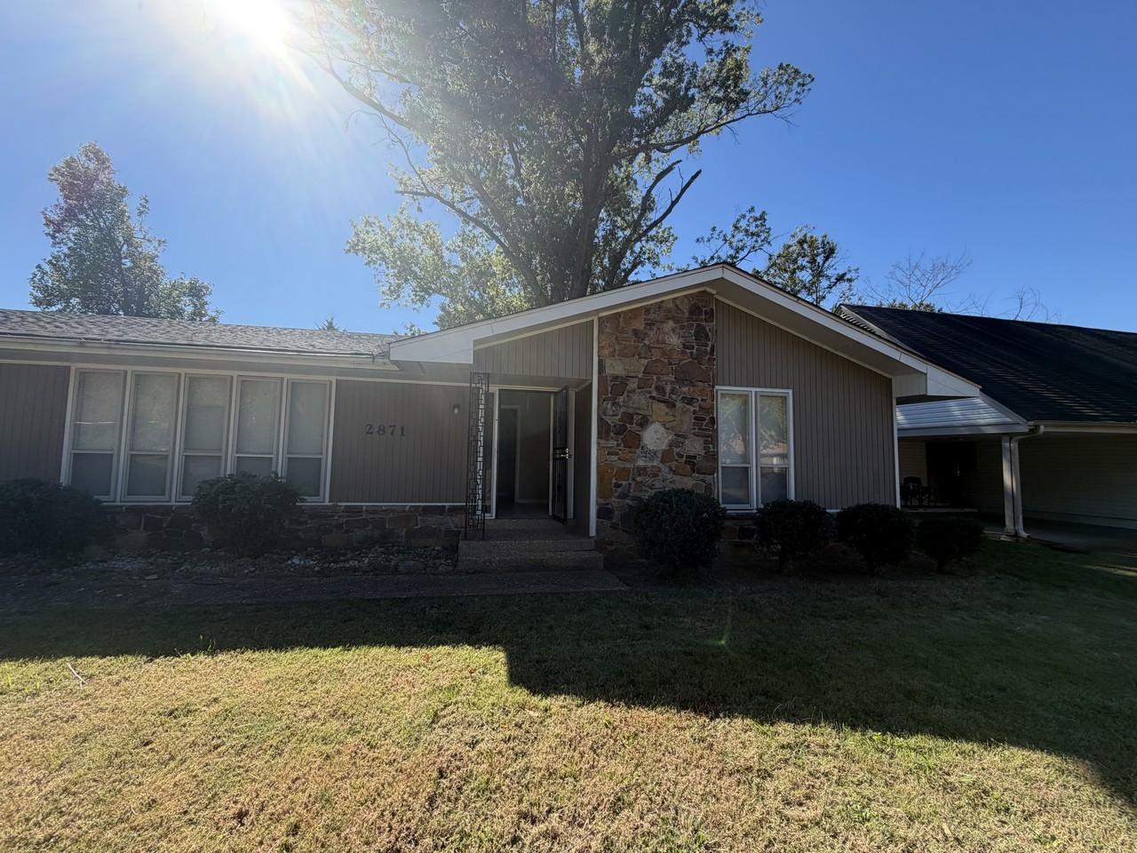 2871 Executive Dr - Photo 2 of 13