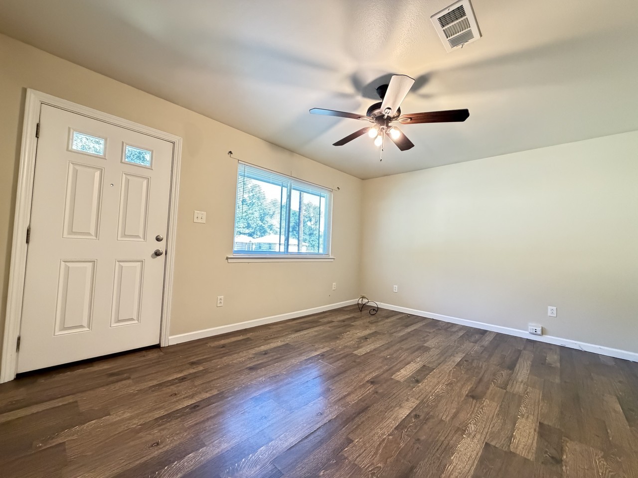 4680 Lane Ave - Photo 4 of 12