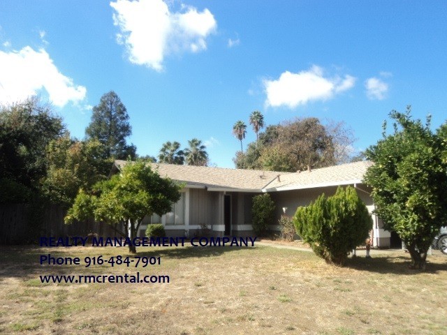 1 Corkwood Ct - Photo 2 of 16