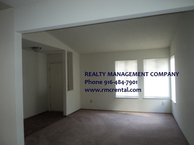 1 Corkwood Ct - Photo 4 of 16