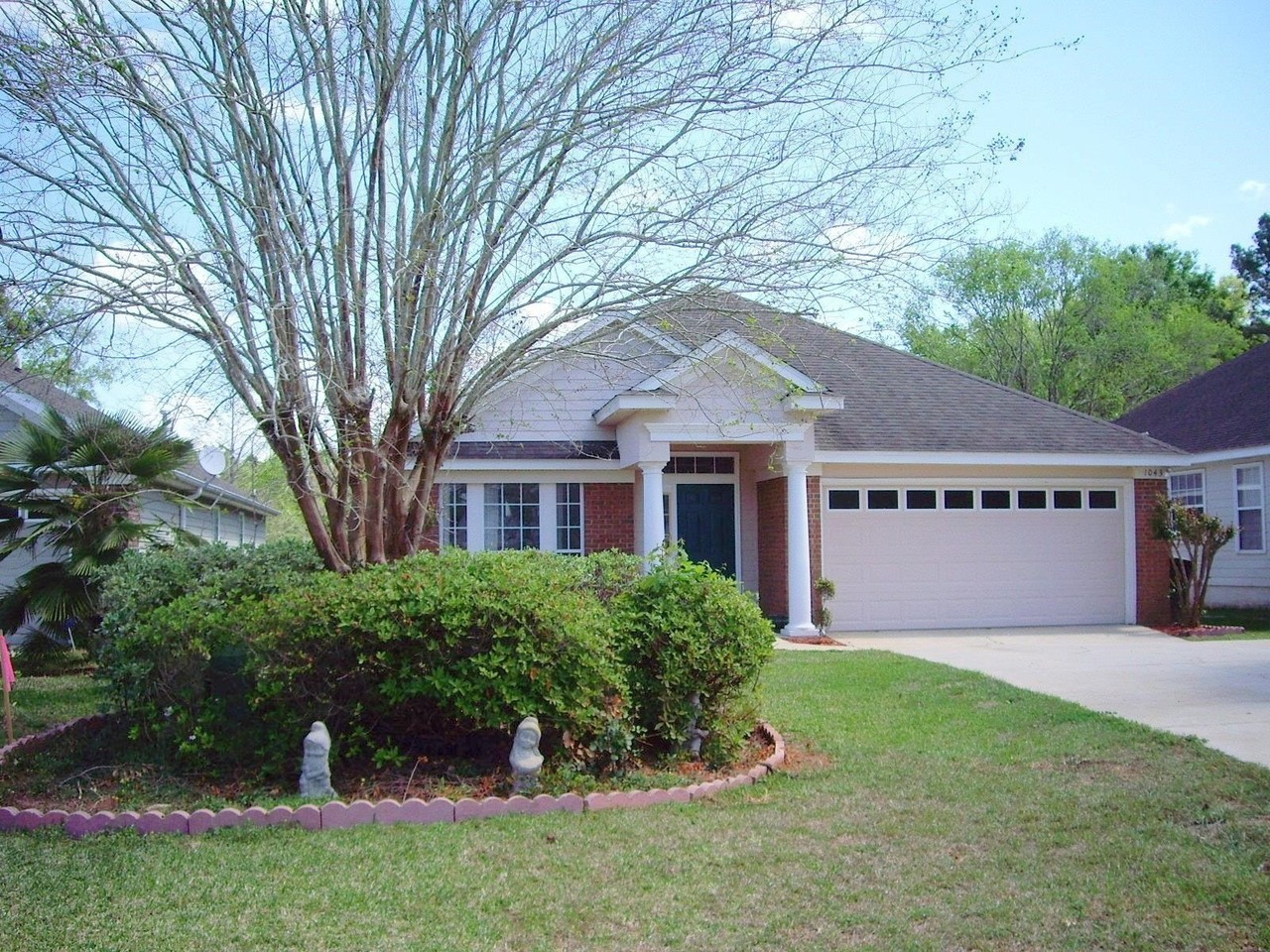 1043 Winter Ln - Photo 2 of 47
