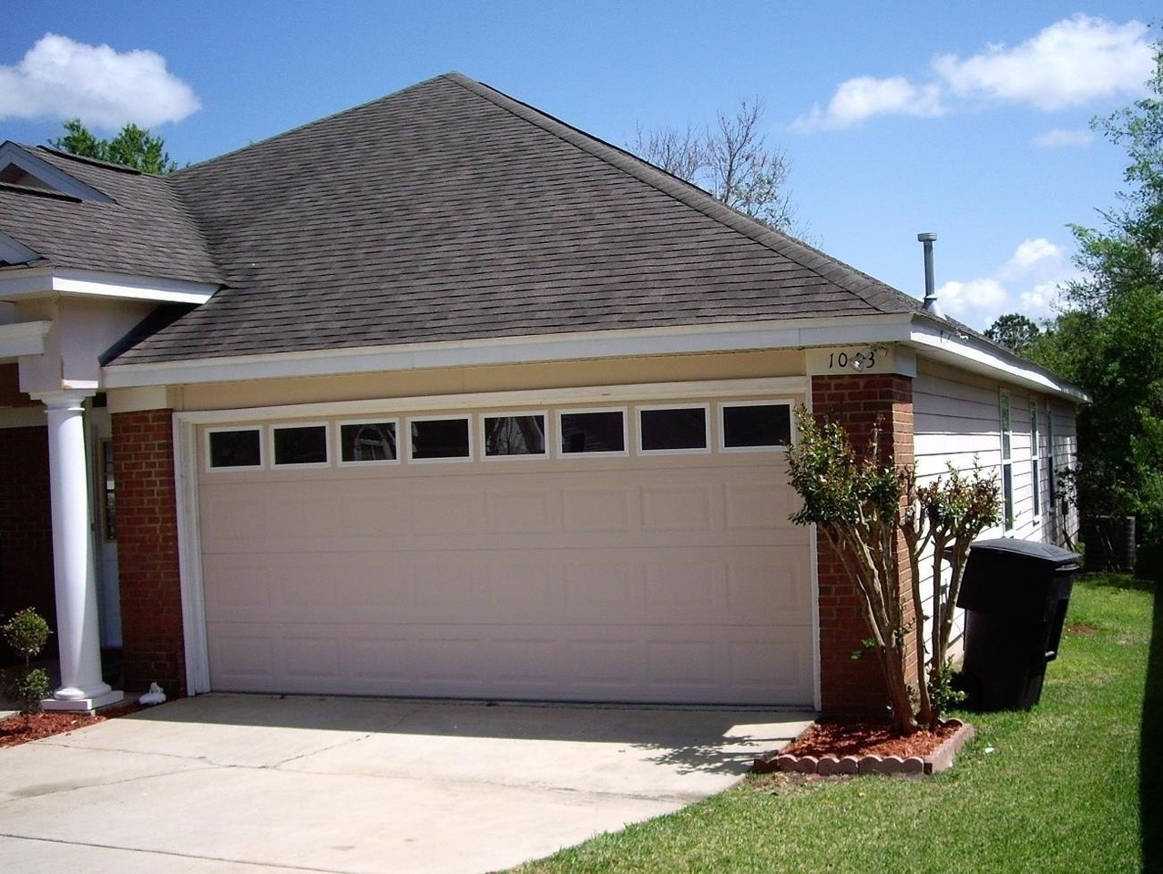 1043 Winter Ln - Photo 4 of 47