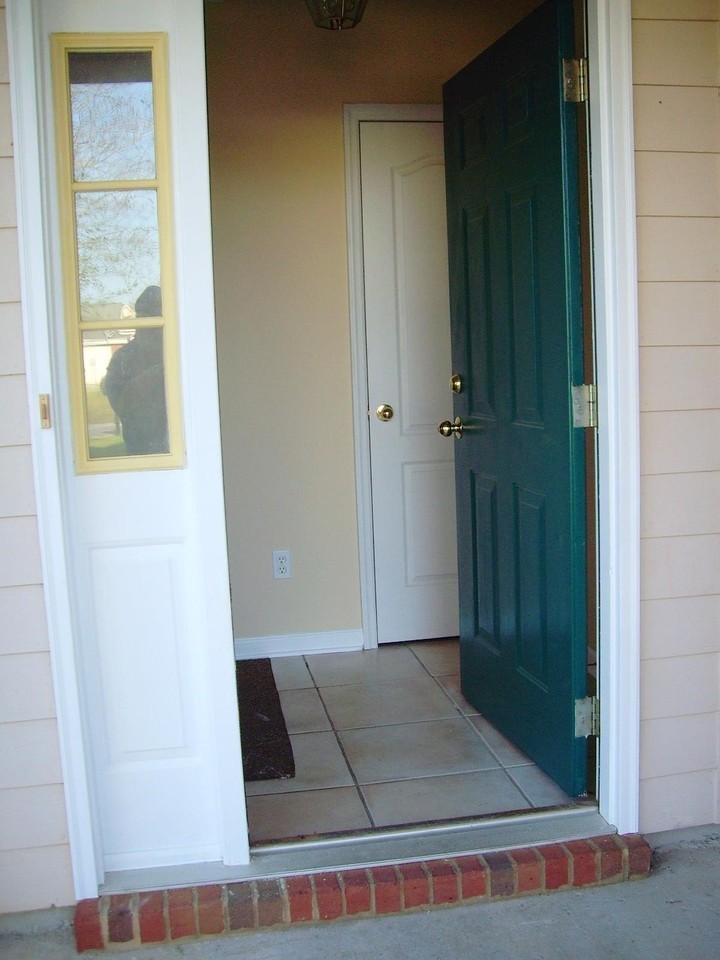 1043 Winter Ln - Photo 7 of 47