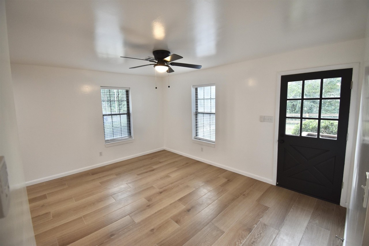 1121 Virgil Rd #A - Photo 3 of 16