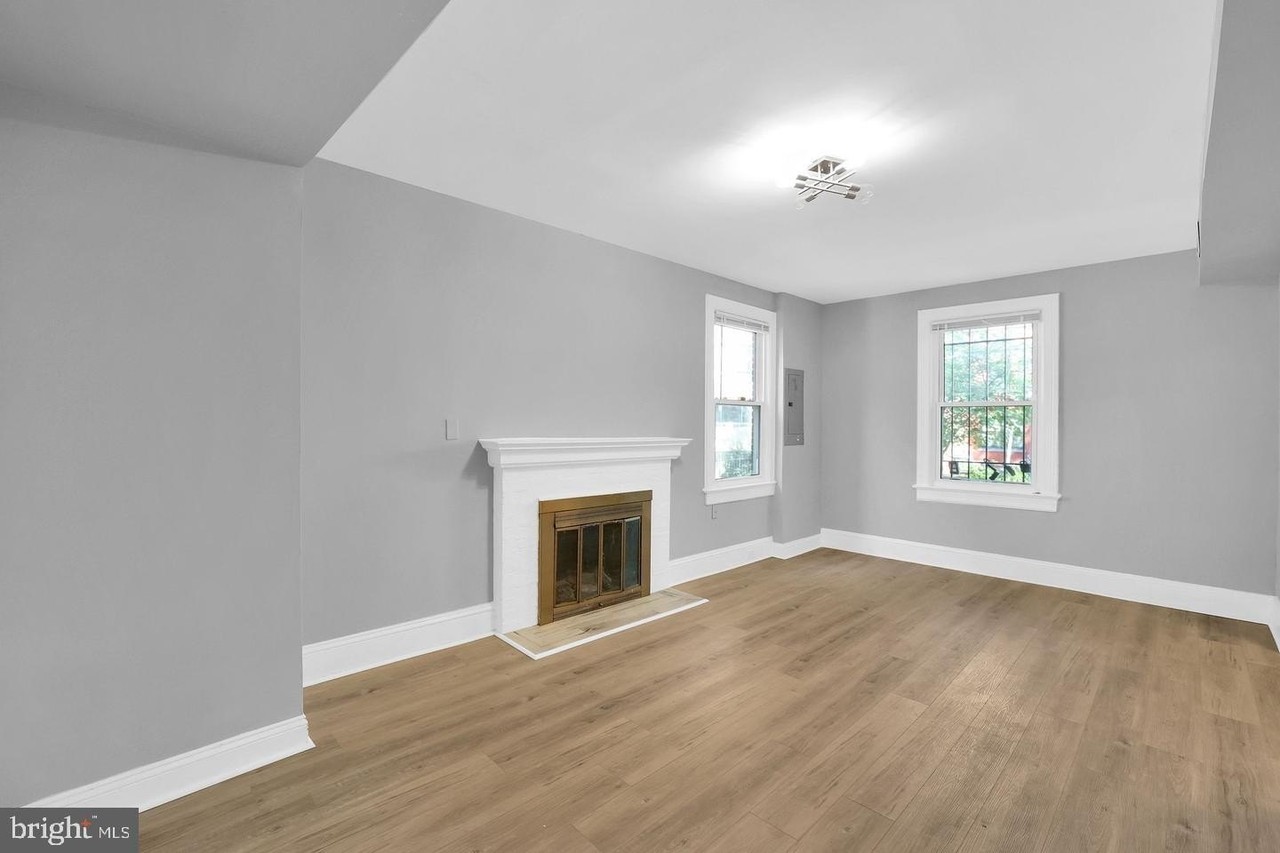1446 Parkwood Pl Nw #A - Photo 3 of 28