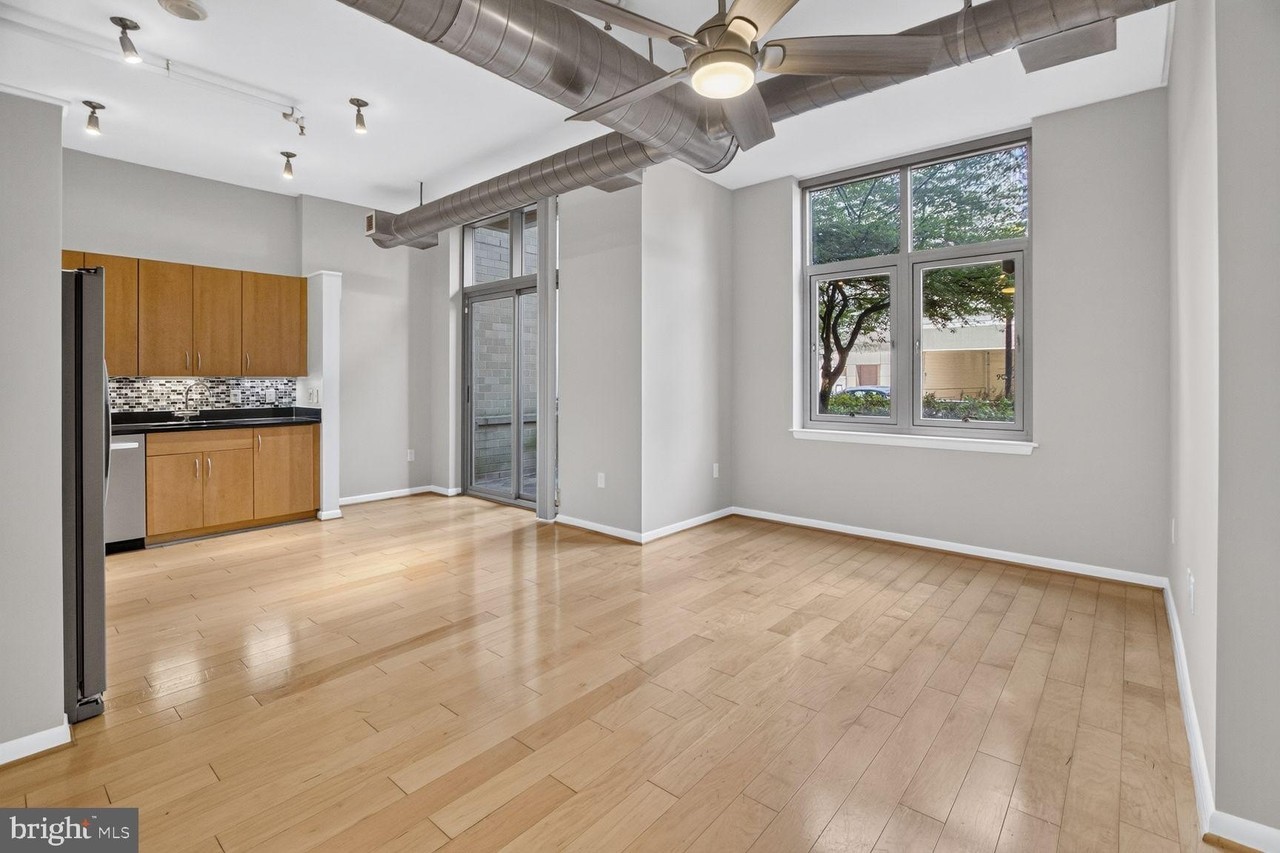 811 4th St Nw #114 - Photo 3 of 17