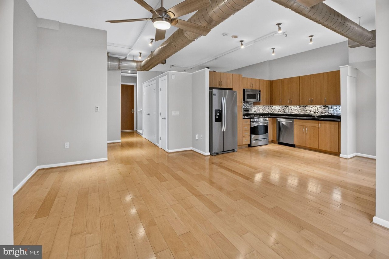 811 4th St Nw #114 - Photo 4 of 17