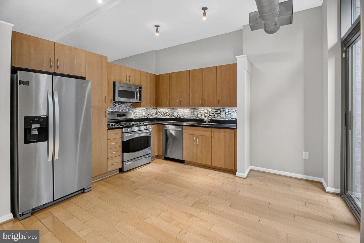 811 4th St Nw #114 - Photo 5 of 17