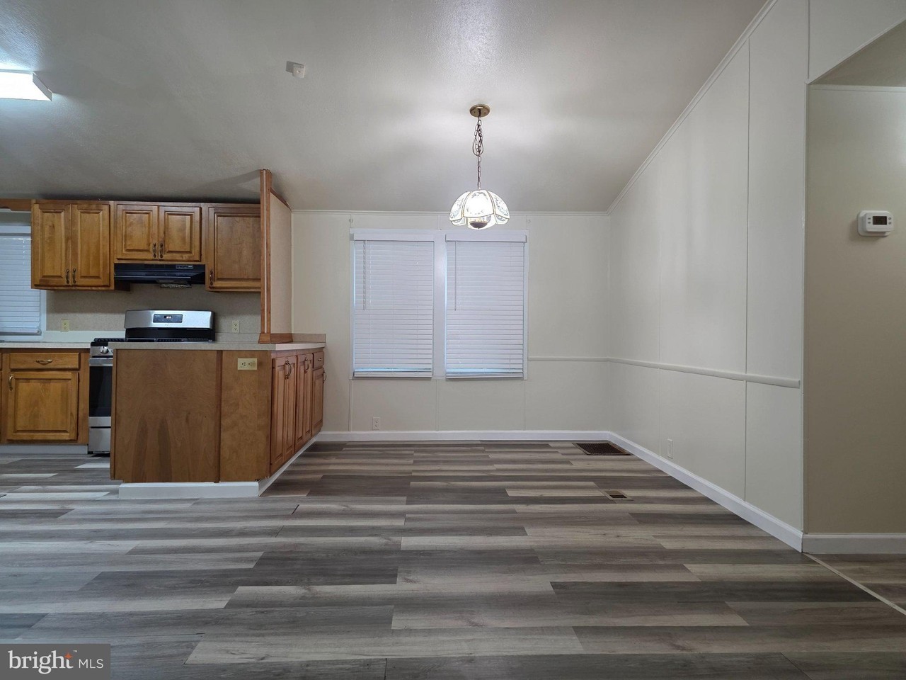 19 Gordon Dr - Photo 6 of 21