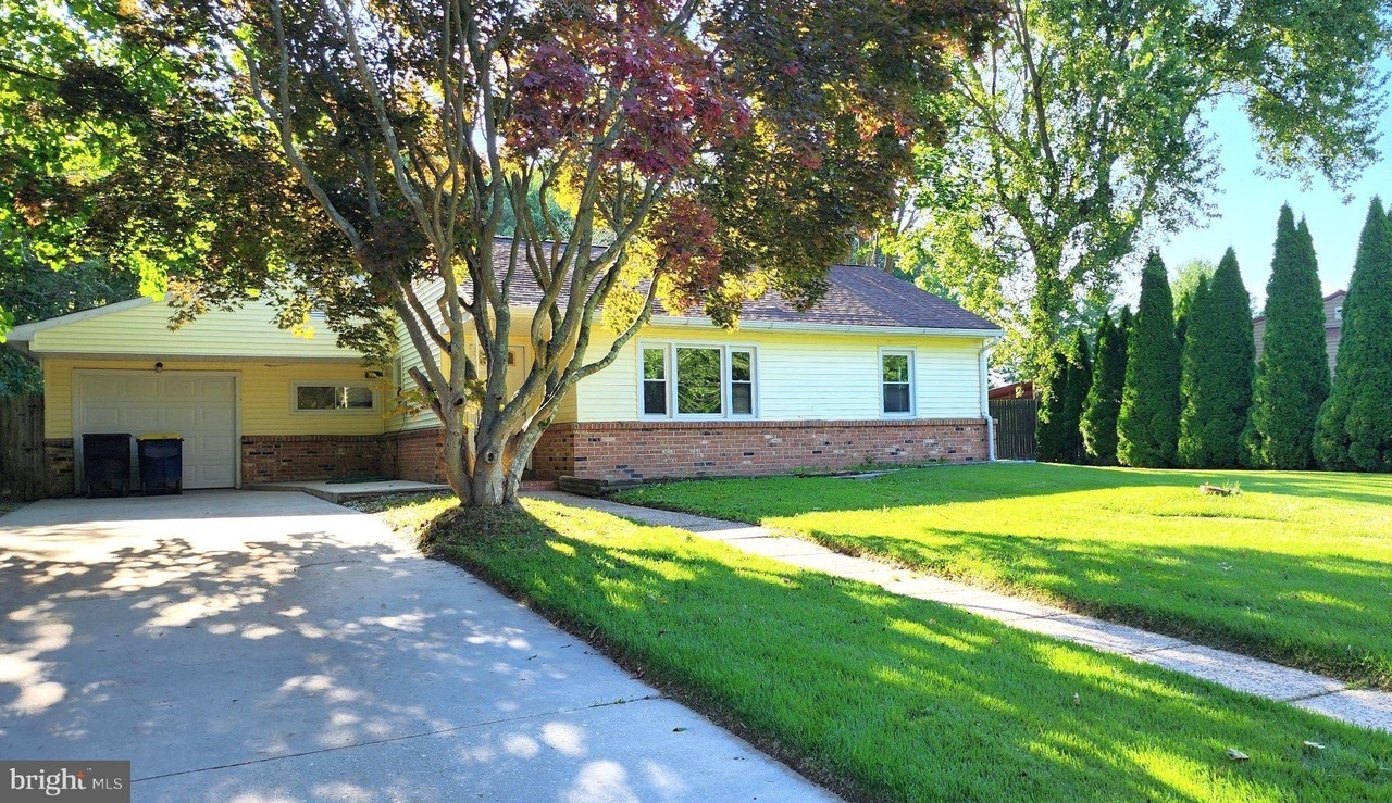 1030 Janes Rd - Photo 2 of 31