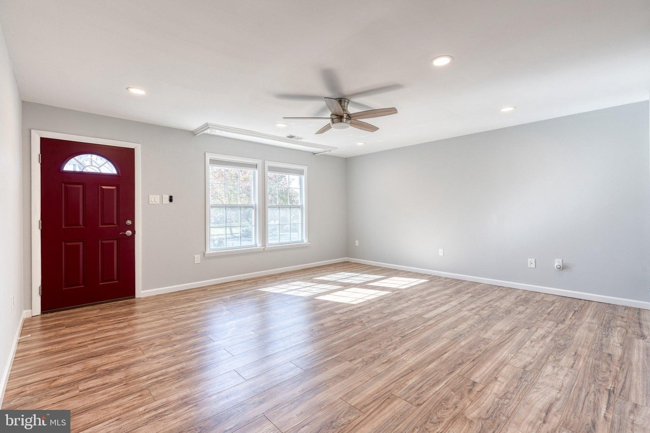 1920 Cuire Dr - Photo 4 of 19