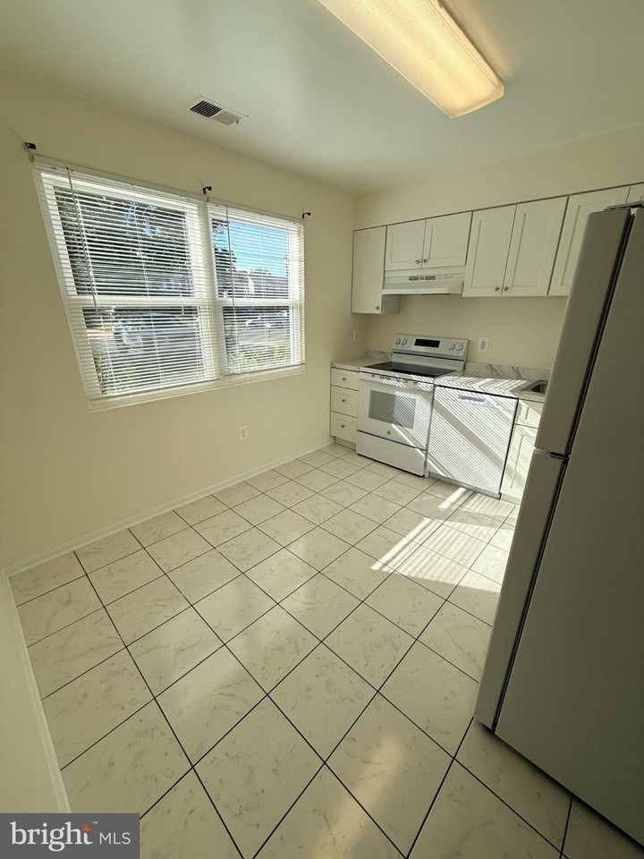 381 Volley Ct - Photo 5 of 22