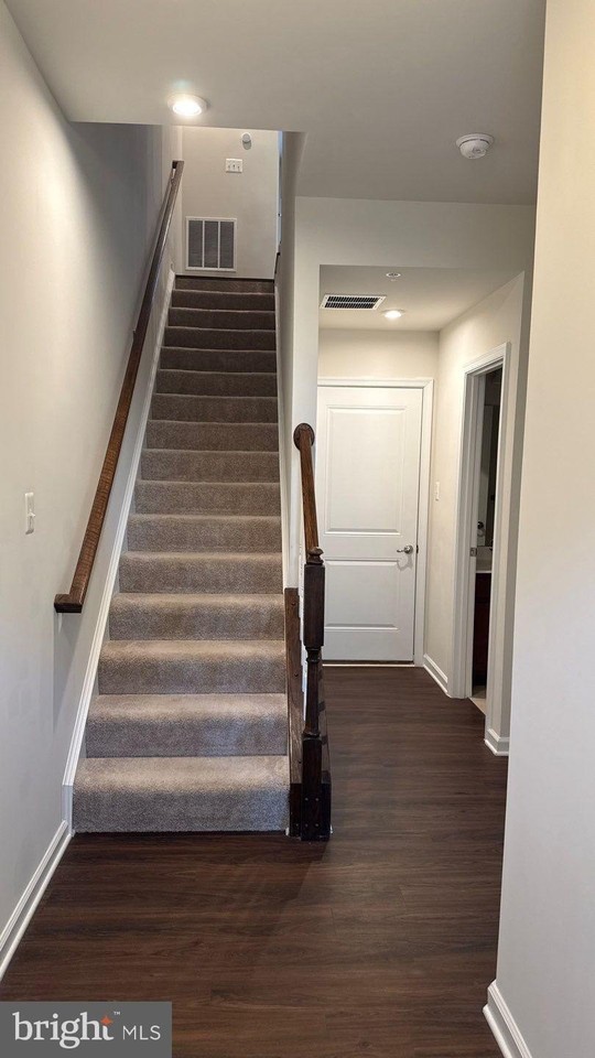 1448 Strahorn Rd - Photo 2 of 29