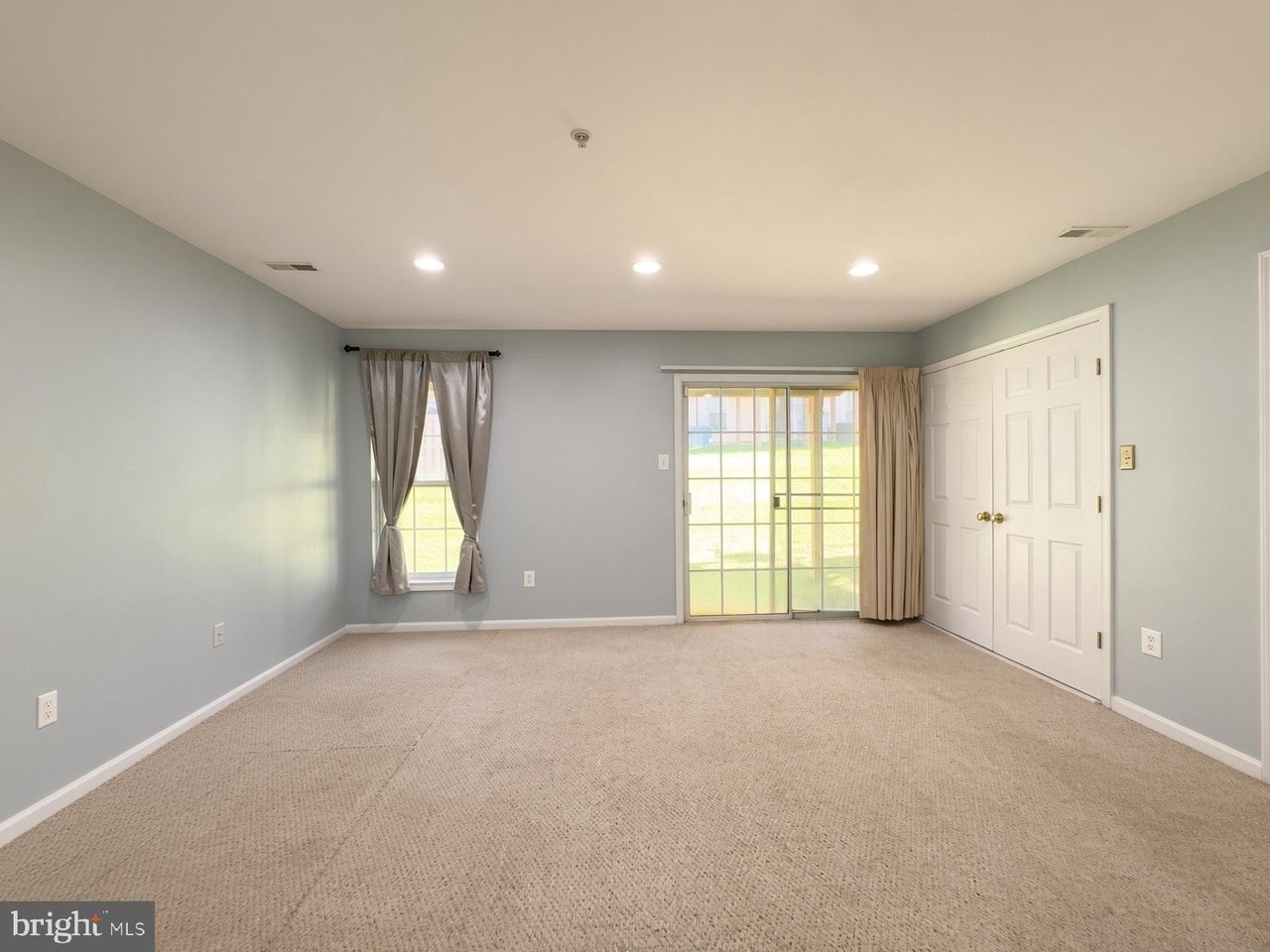 8231 Brooktree St - Photo 3 of 10