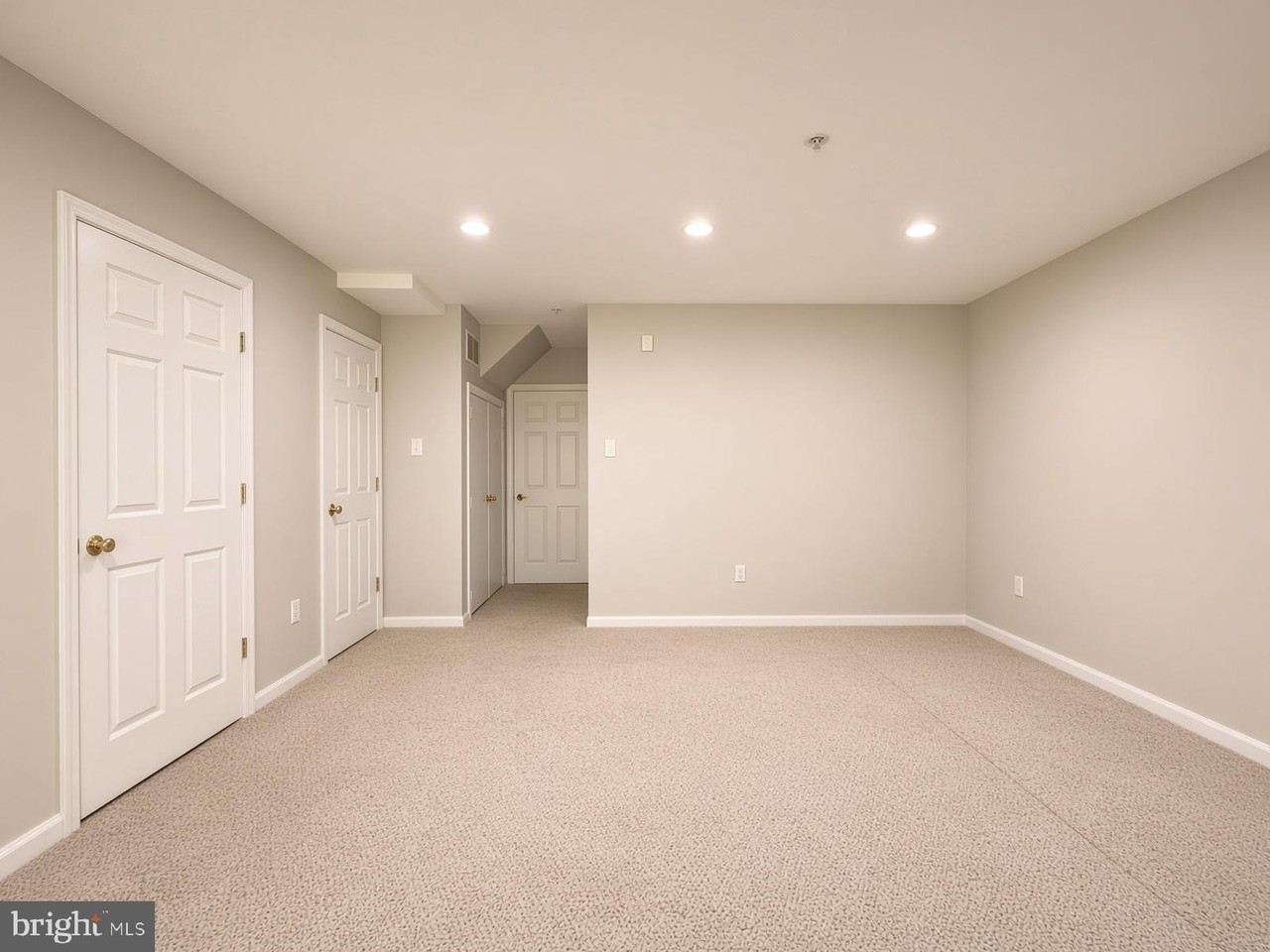 8231 Brooktree St - Photo 5 of 10