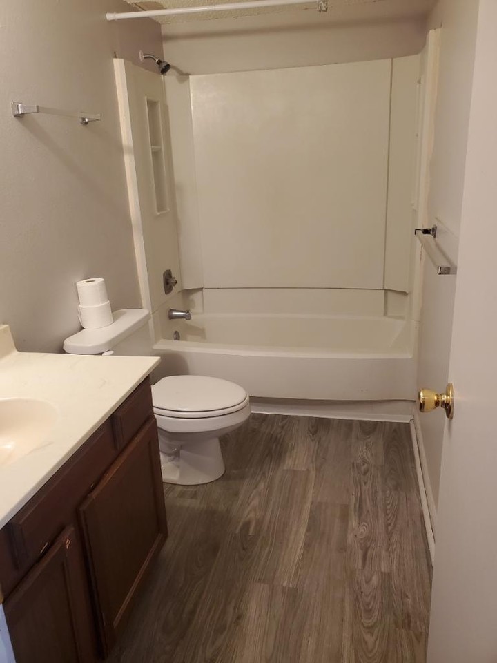 401 Nw 3rd St #405B - Photo 3 of 7