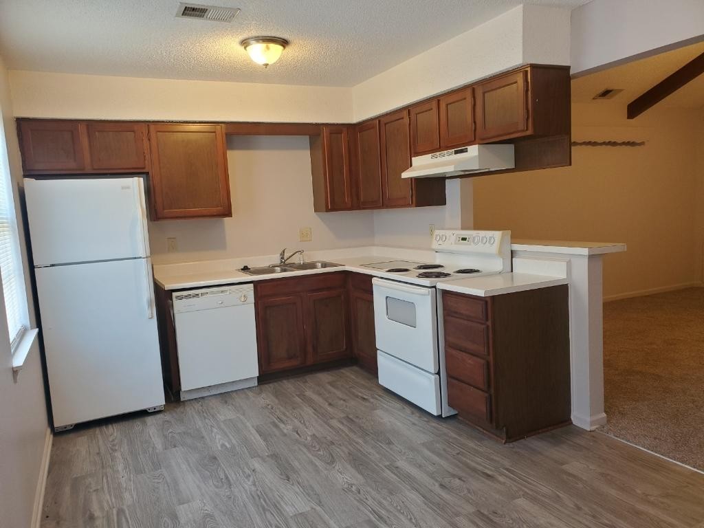 401 Nw 3rd St #405B - Photo 6 of 7