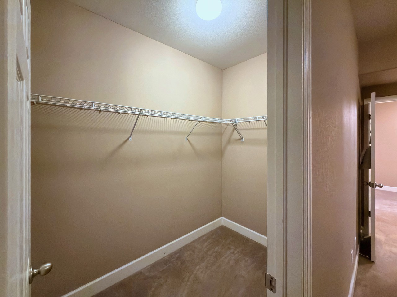 2897 Hillcroft Ln - Photo 2 of 27