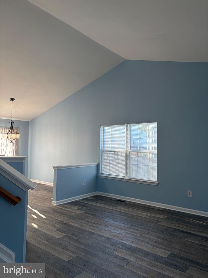 2825 Cunningham Dr - Photo 4 of 19