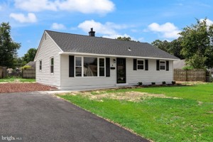 featured image of 6 Holly Dr