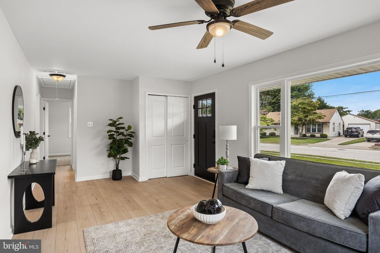 6 Holly Dr - Photo 4 of 13